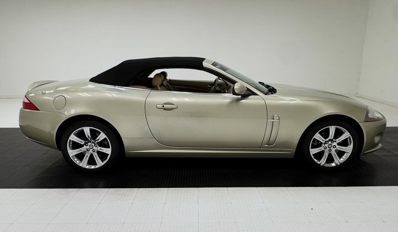 2007 Jaguar XK8 9