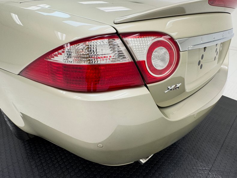 2007 Jaguar XK8 24
