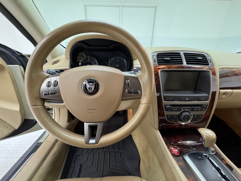 2007 Jaguar XK8 67