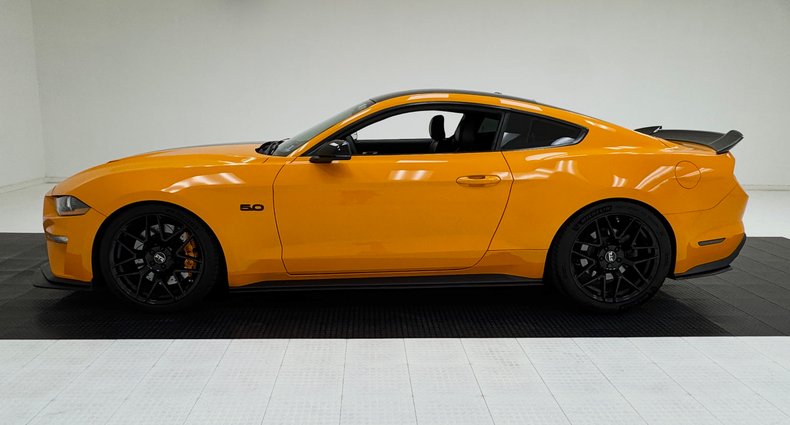2019 Ford Mustang 2