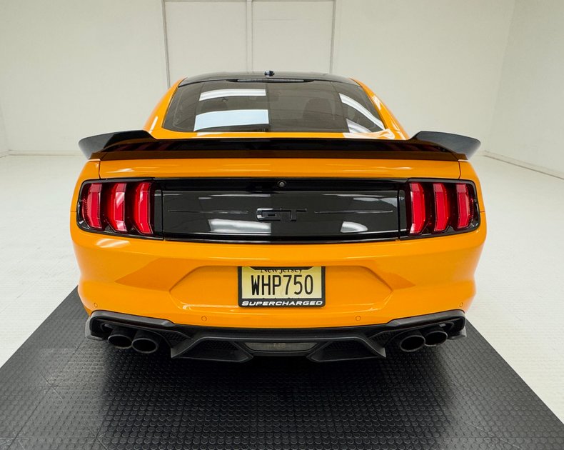 2019 Ford Mustang 4