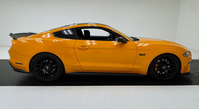 2019 Ford Mustang 6