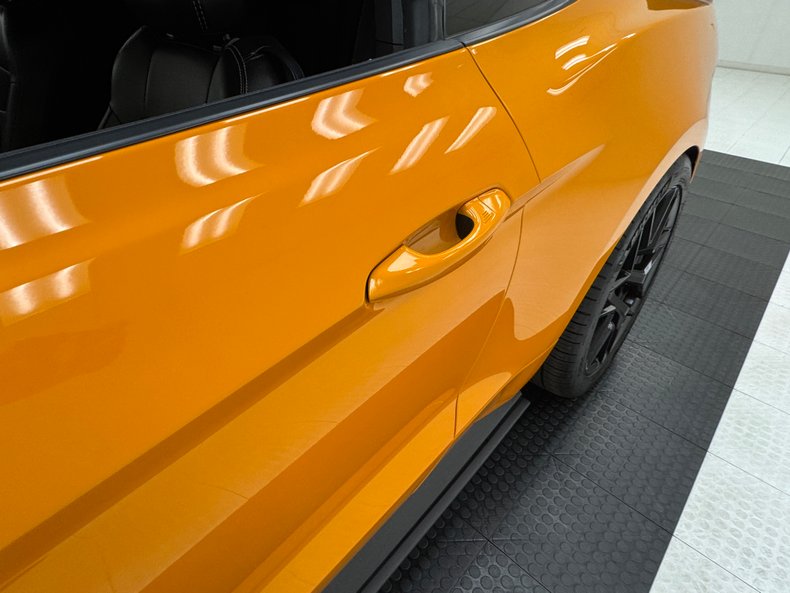 2019 Ford Mustang 18