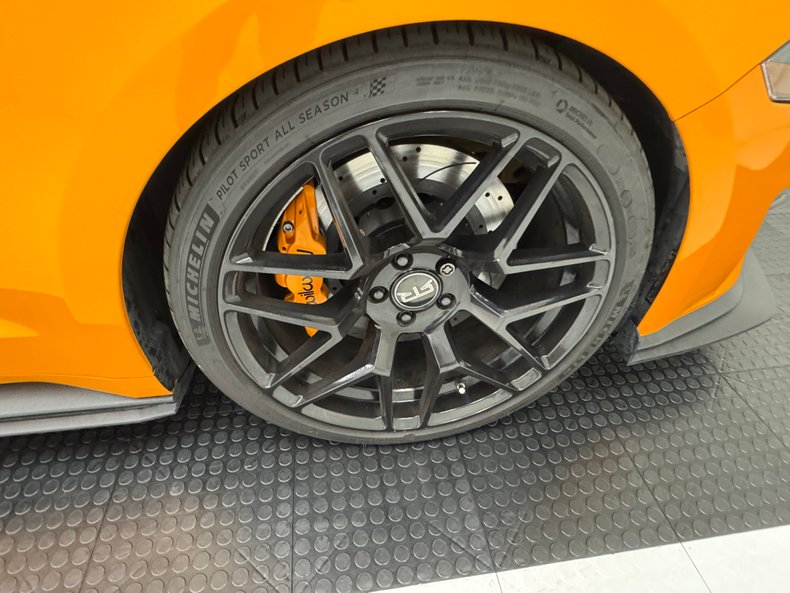 2019 Ford Mustang 24