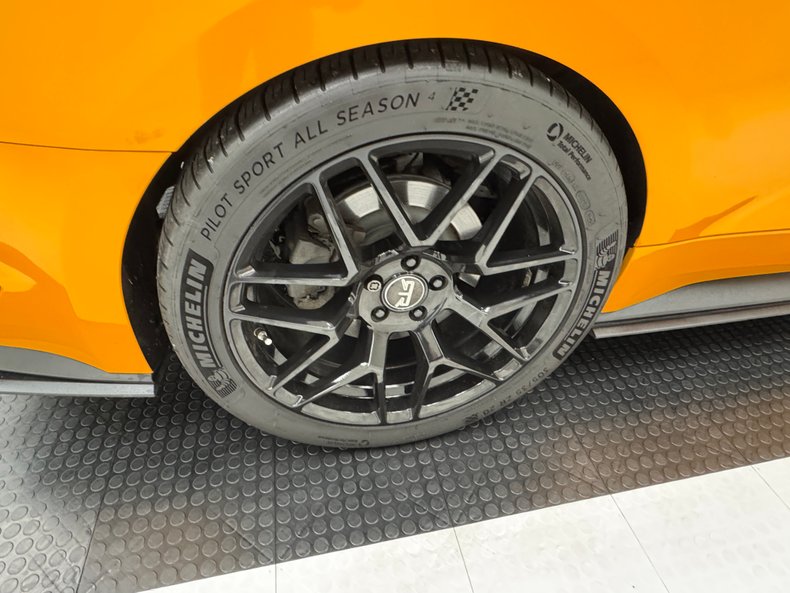 2019 Ford Mustang 23