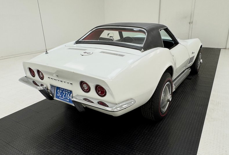 1969 Chevrolet Corvette 11