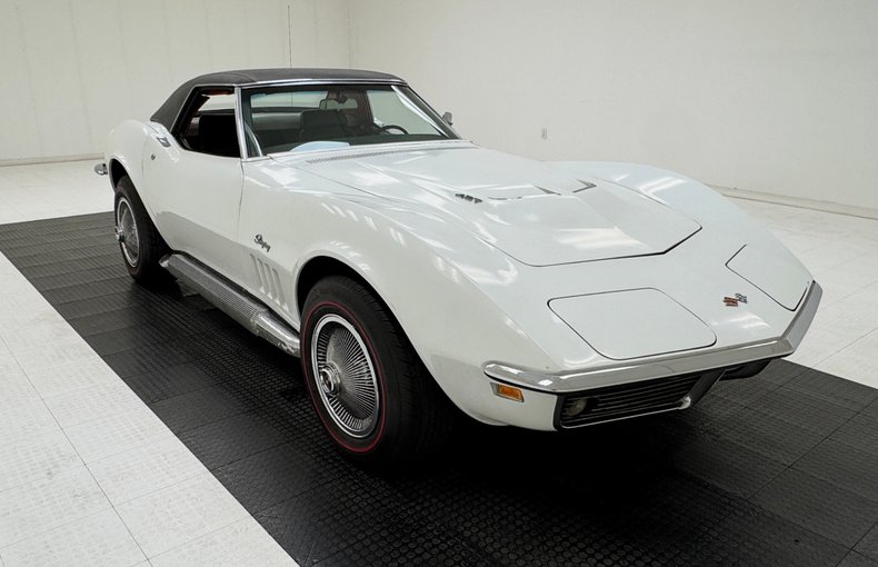1969 Chevrolet Corvette 13
