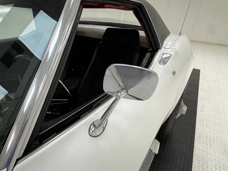 1969 Chevrolet Corvette 25