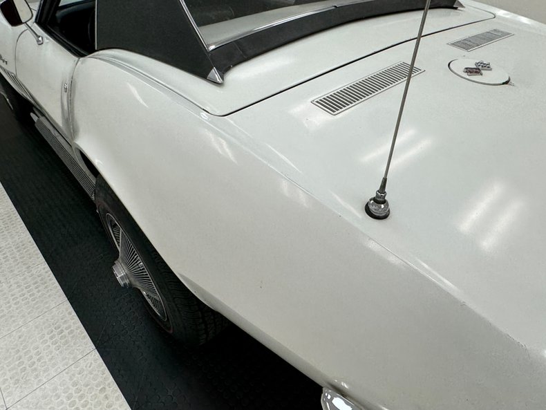 1969 Chevrolet Corvette 75