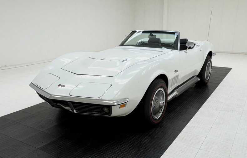 1969 Chevrolet Corvette 3