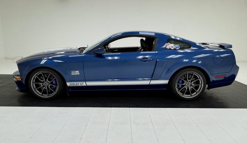 2008 Ford Mustang 2