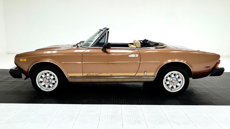1981 Fiat Spider 2000 4
