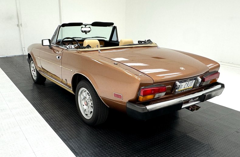 1981 Fiat Spider 2000 6