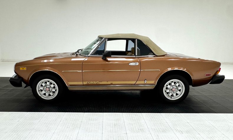 1981 Fiat Spider 2000 3
