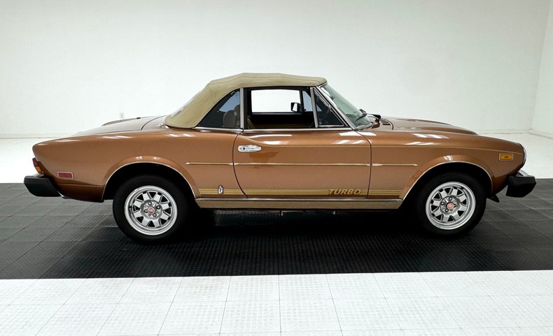1981 Fiat Spider 2000 9