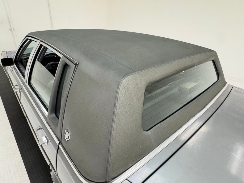 1991 Cadillac Brougham 17