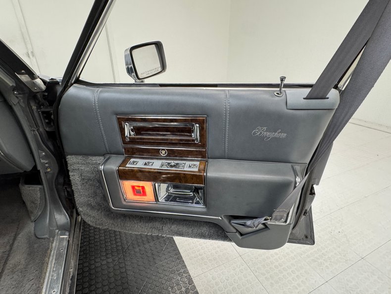 1991 Cadillac Brougham 81