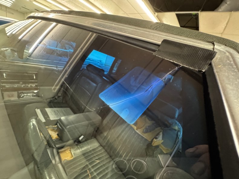 1991 Cadillac Brougham 43