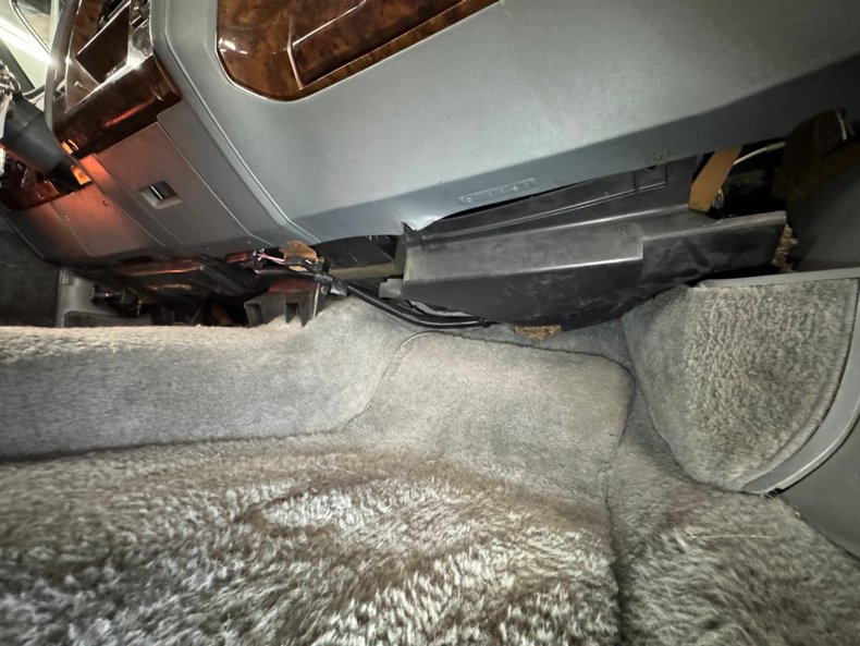 1991 Cadillac Brougham 102