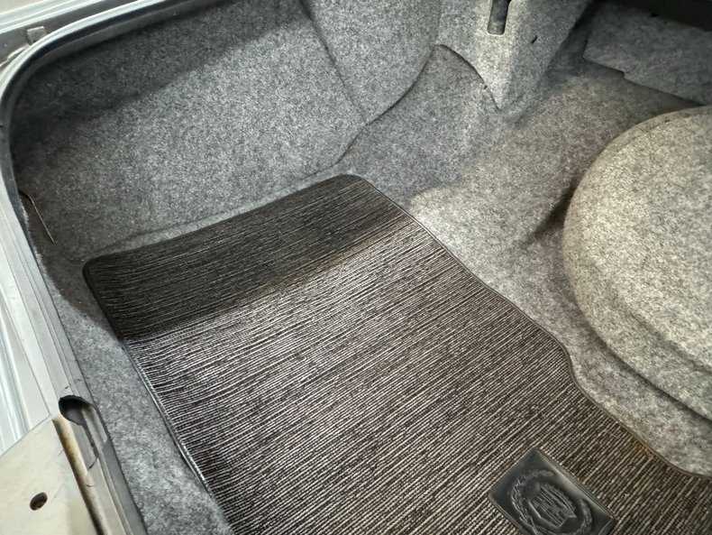 1991 Cadillac Brougham 77