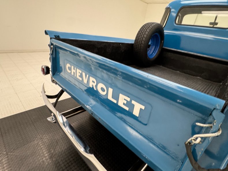 1953 Chevrolet 3100 42