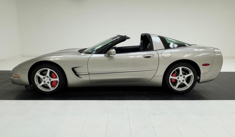 2000 Chevrolet Corvette 4