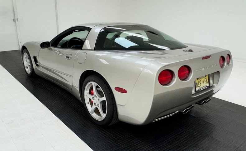 2000 Chevrolet Corvette 5
