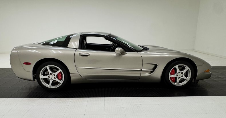 2000 Chevrolet Corvette 9