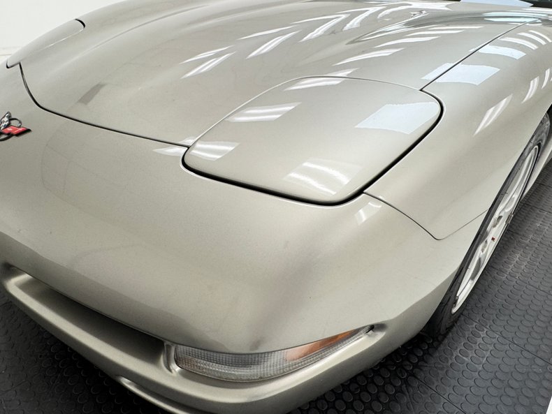 2000 Chevrolet Corvette 13