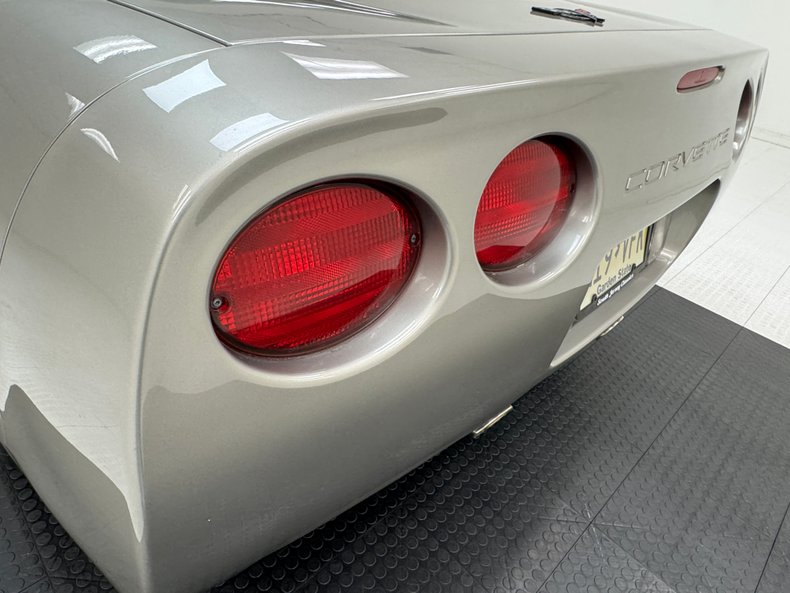 2000 Chevrolet Corvette 23