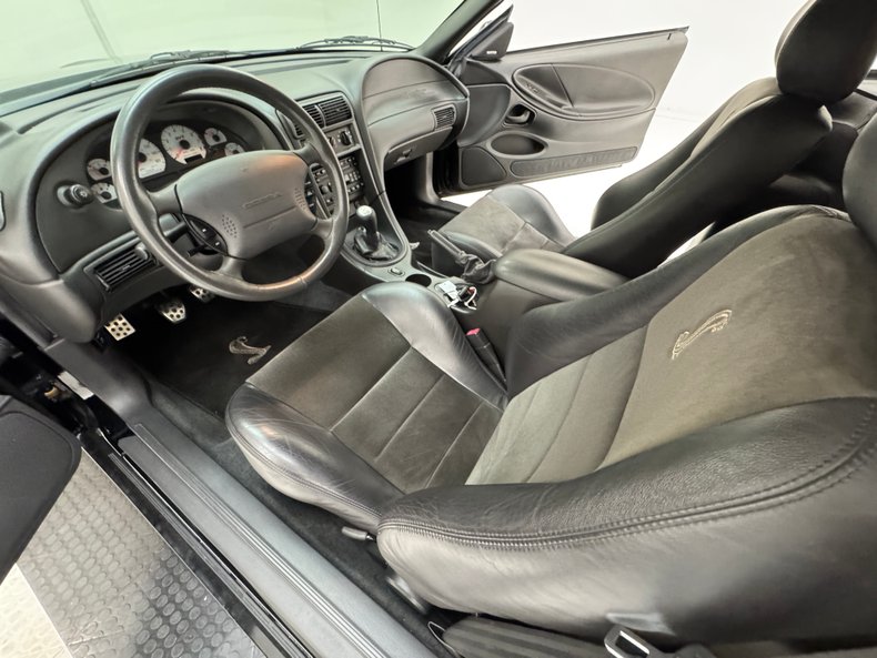 2004 Ford Mustang 87