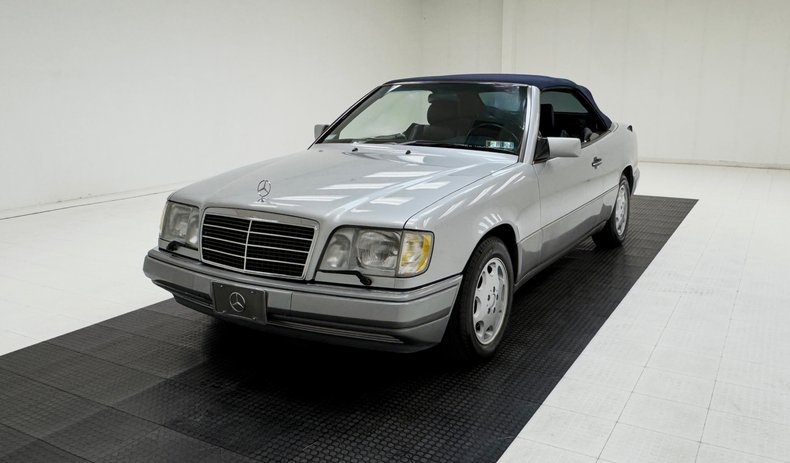 1994 Mercedes-Benz E320 1
