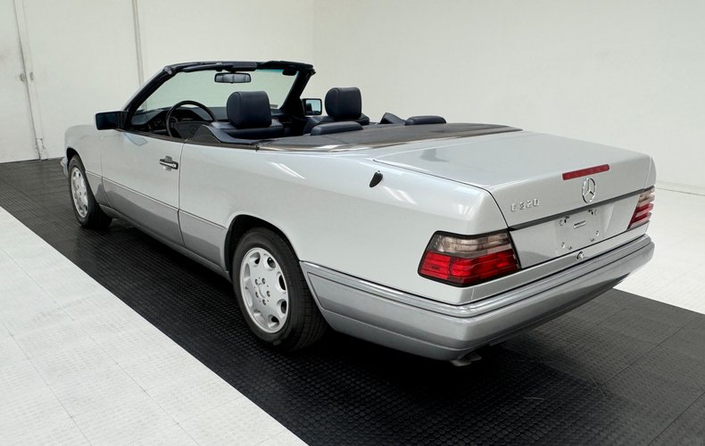 1994 Mercedes-Benz E320 6