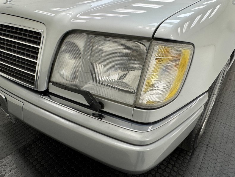 1994 Mercedes-Benz E320 14