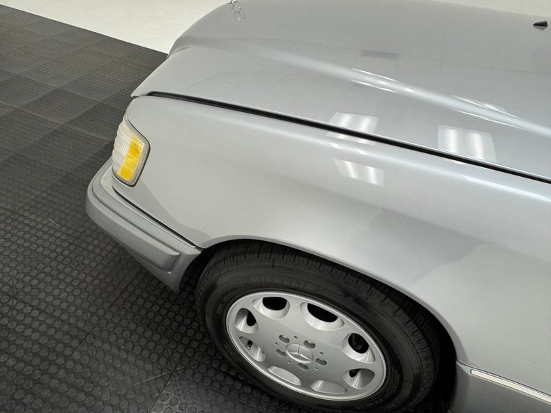 1994 Mercedes-Benz E320 35