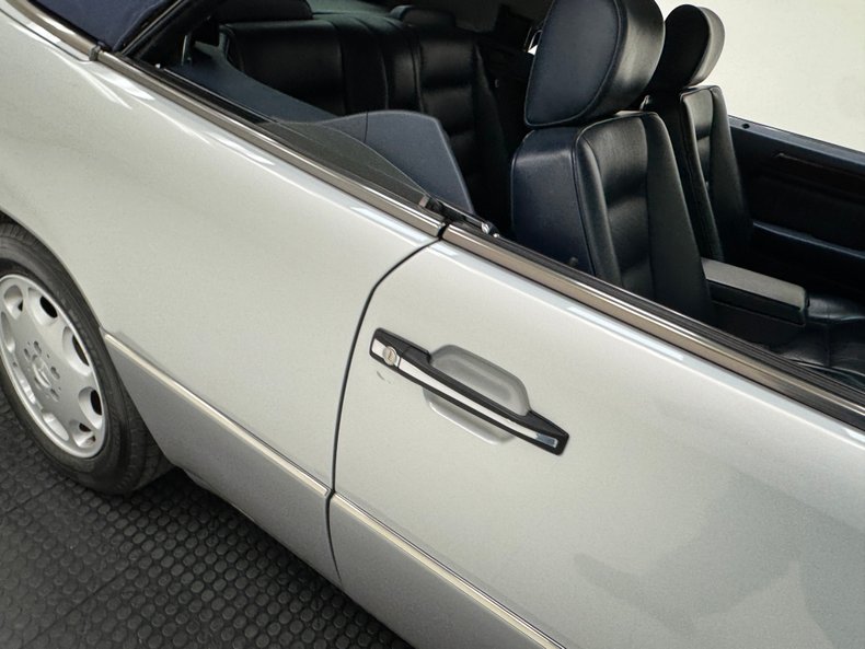 1994 Mercedes-Benz E320 33