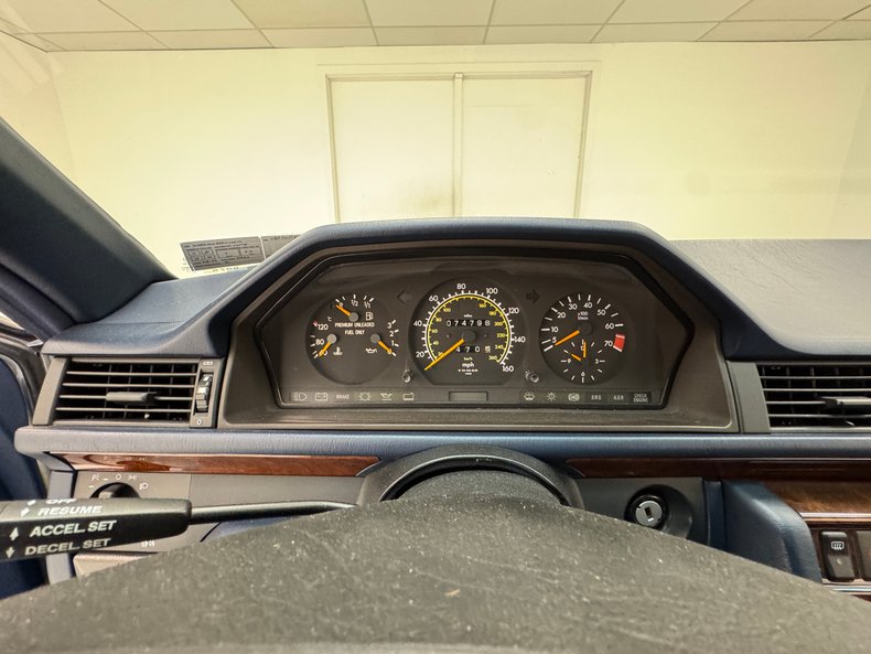 1994 Mercedes-Benz E320 68