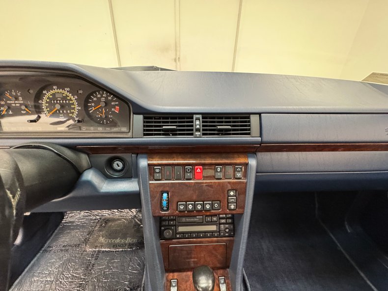 1994 Mercedes-Benz E320 70