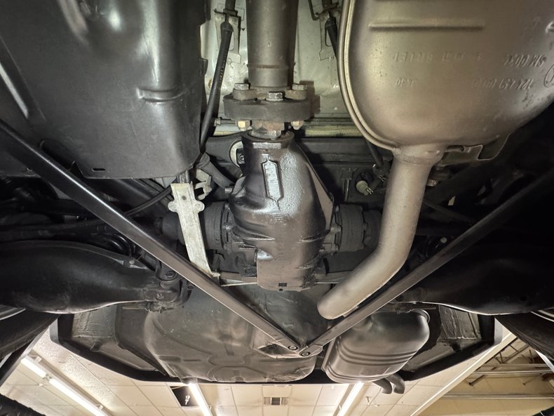 1994 Mercedes-Benz E320 100