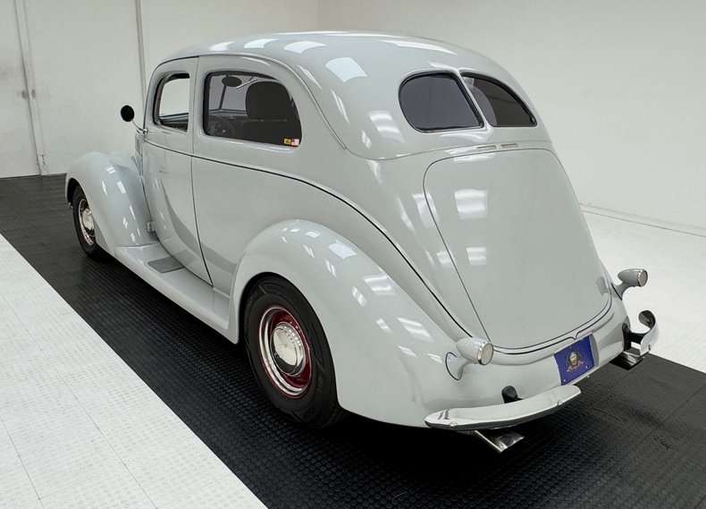 1937 Ford 85 Deluxe 3