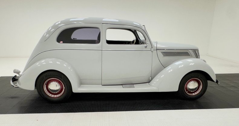 1937 Ford 85 Deluxe 6