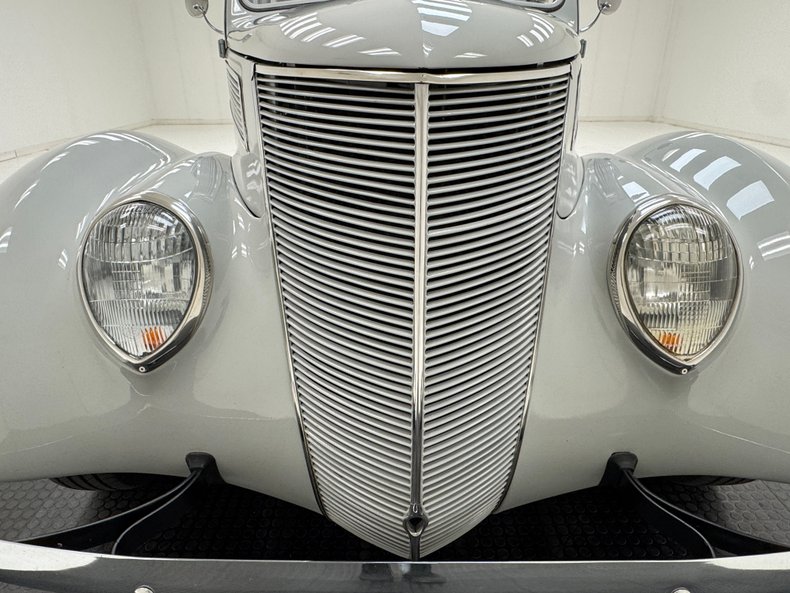 1937 Ford 85 Deluxe 9