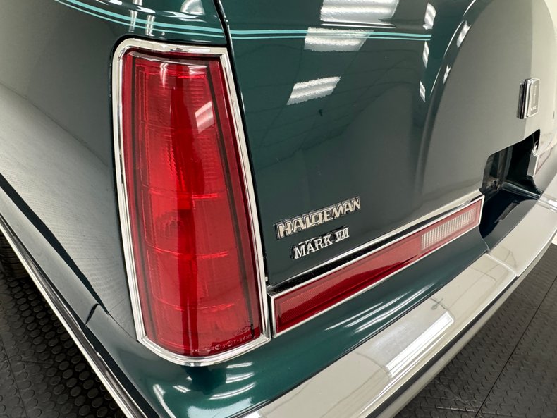 1992 Lincoln Mark VII 21