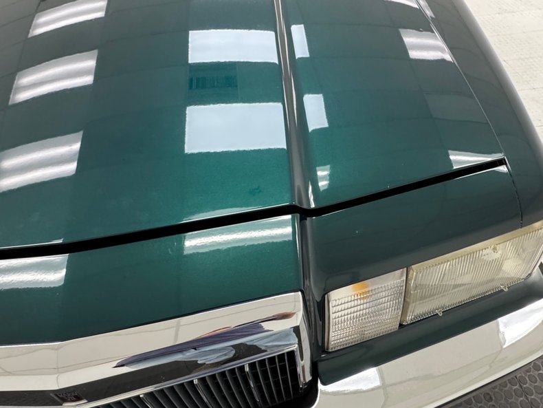 1992 Lincoln Mark VII 32