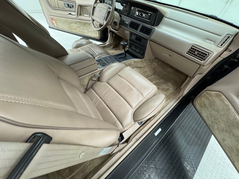 1992 Lincoln Mark VII 64