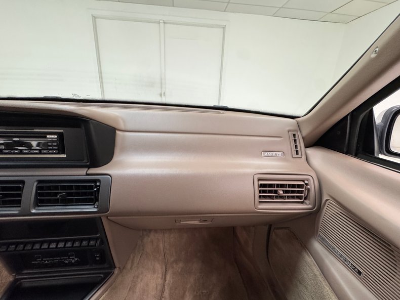 1992 Lincoln Mark VII 70