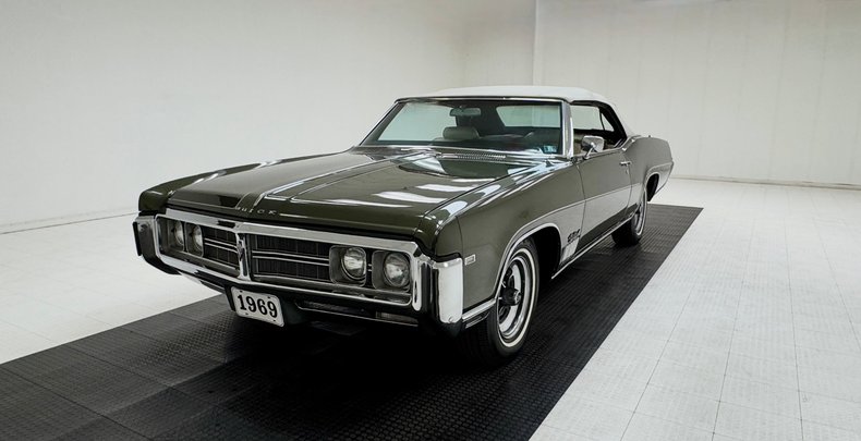 1969 Buick Wildcat Custom 1