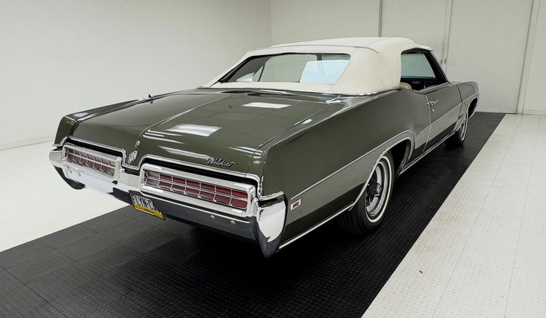 1969 Buick Wildcat Custom 8