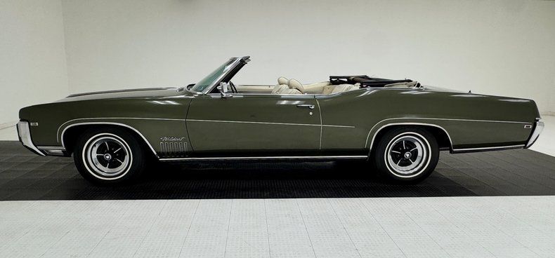 1969 Buick Wildcat Custom 4