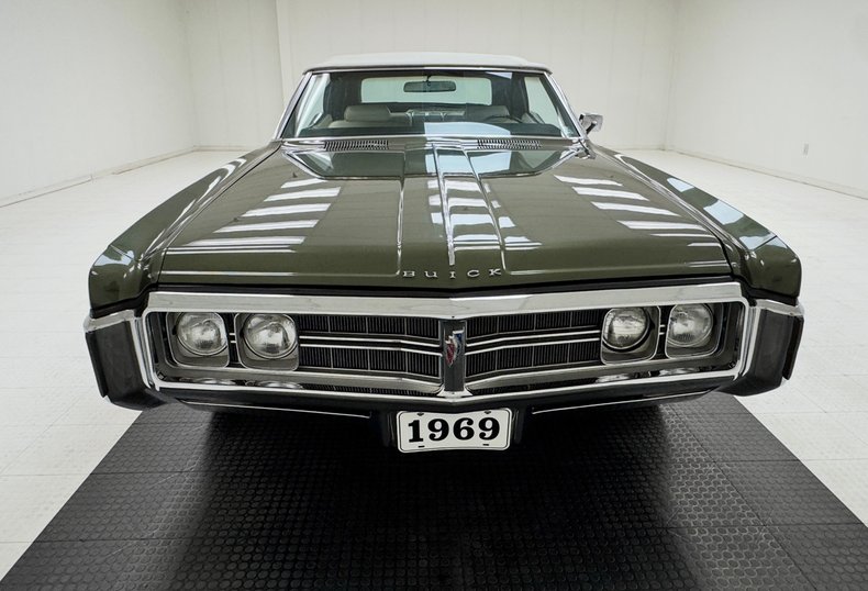 1969 Buick Wildcat Custom 11